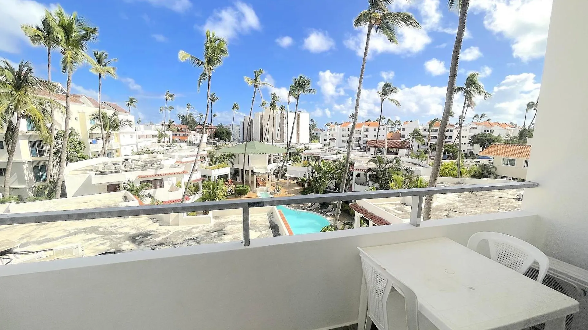Studios Suites Rooftop Pool Ducassi Hotel Bavaro Beach Clubb& Spa Punta Cana Dominikana